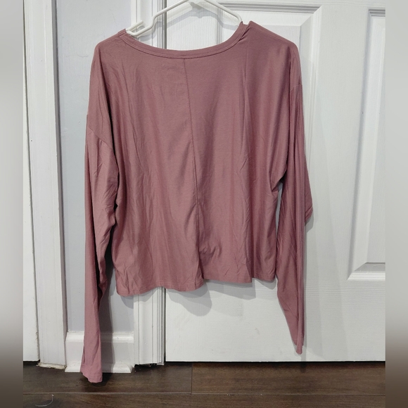 Old Navy Cloud Motion Top - Picture 6 of 7